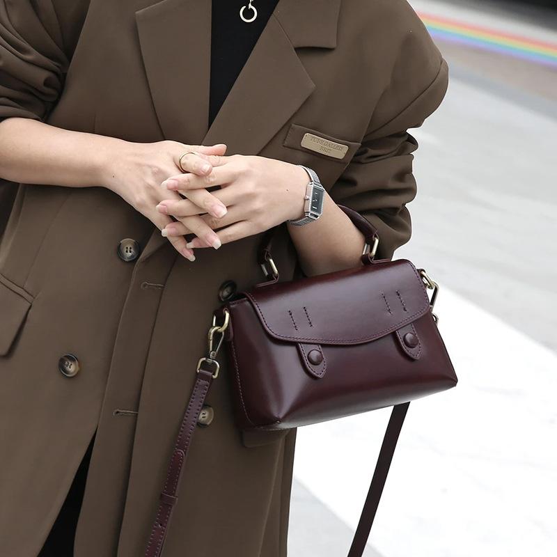Korean Retro Leather Mailman Bag for Women, Spring and Summer Top Layer Leather Midbag, Single-shoulder Crossbody Bag for Women