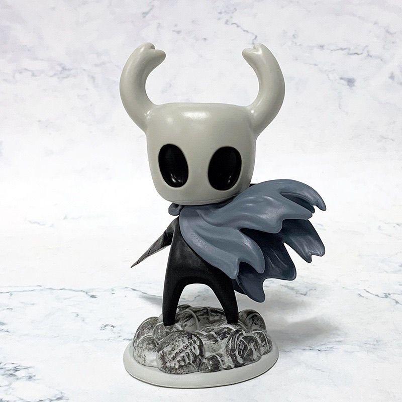 

Three Musketeers Hollow Knight Action Figures: Hornet & Pale King Desk Ornaments