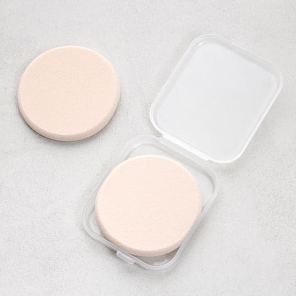 

2 Round Puffs (Including Carrying Case)