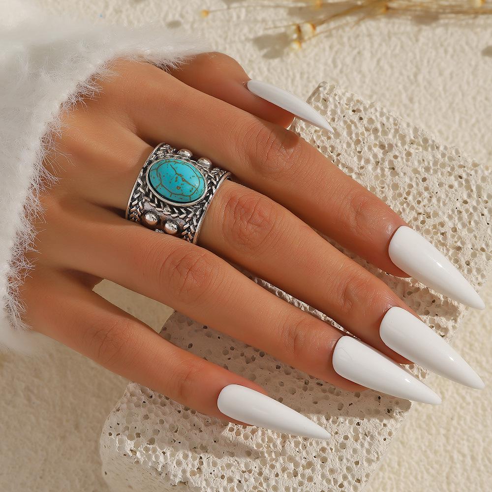 Retro Turquoise Ring: European & American Style, Fashionable Jewelry for Women