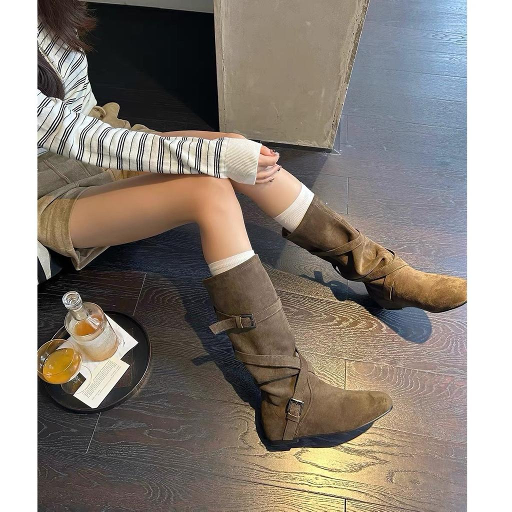 New Women's Autumn and Winter Height-increasing Shoes, Pleated Shoes, Round-toed Buckle Mid-calf Boots