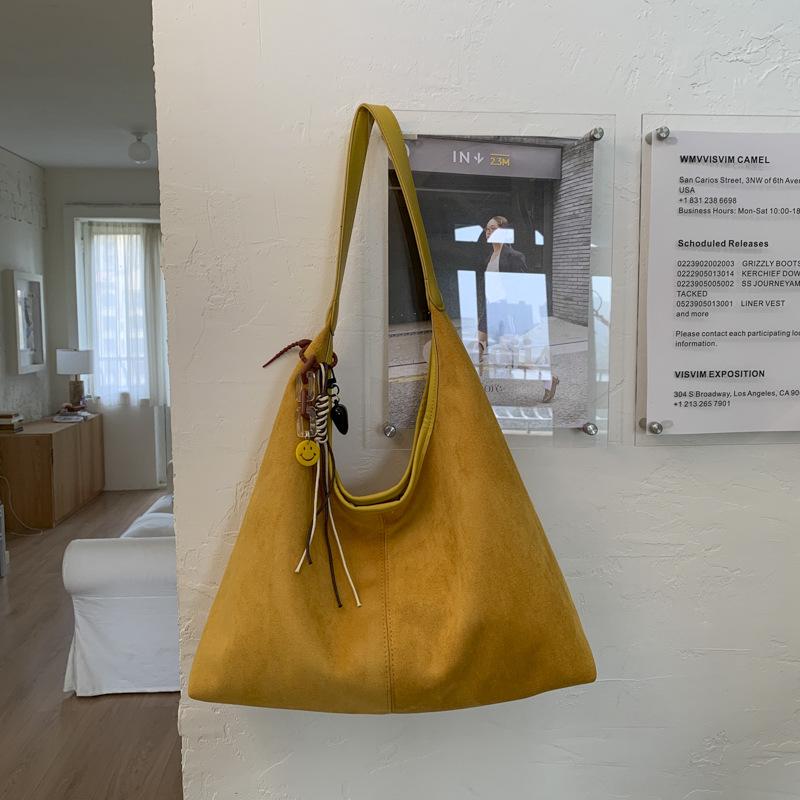 

Стильная женская сумка через плечо: Вдохновленная корейским стилем, вместительная ретро-сумка кроссбоди для повседневных поездок, однотонный дизайн. Without Pendant коричневый