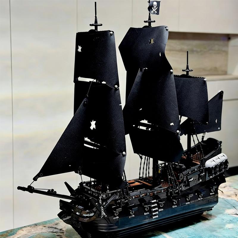 New 2862 Pcs Black Pirate Ship Building Blocks, Sailboat Bricks Toy, Ideal Kids Birthday & Holiday Gift