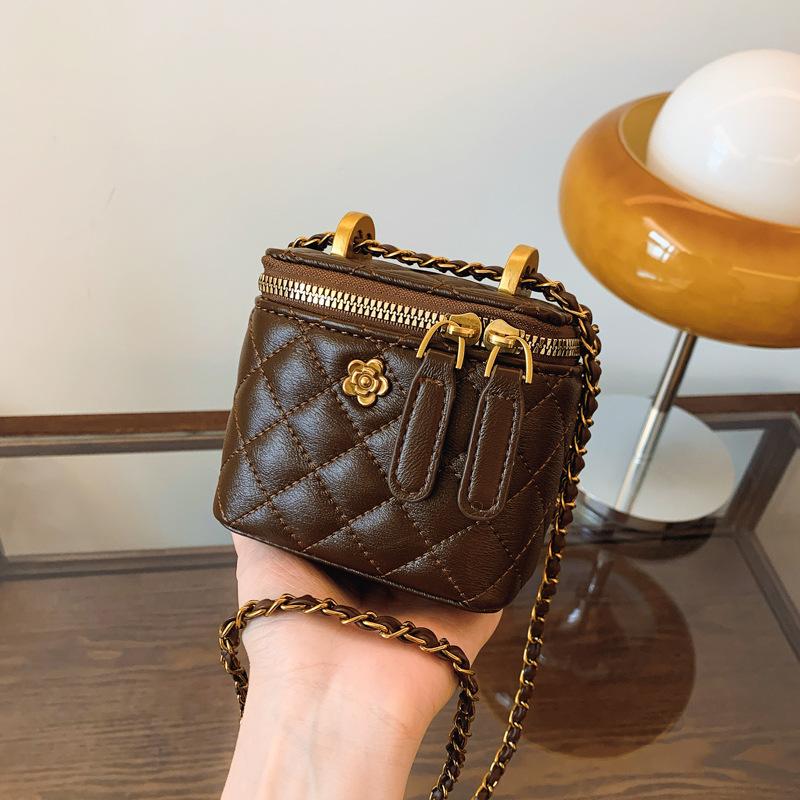 

Маленькая сумка женская новая сумка-мессенджер на цепочке модная маленькая квадратная сумка темно-коричневого