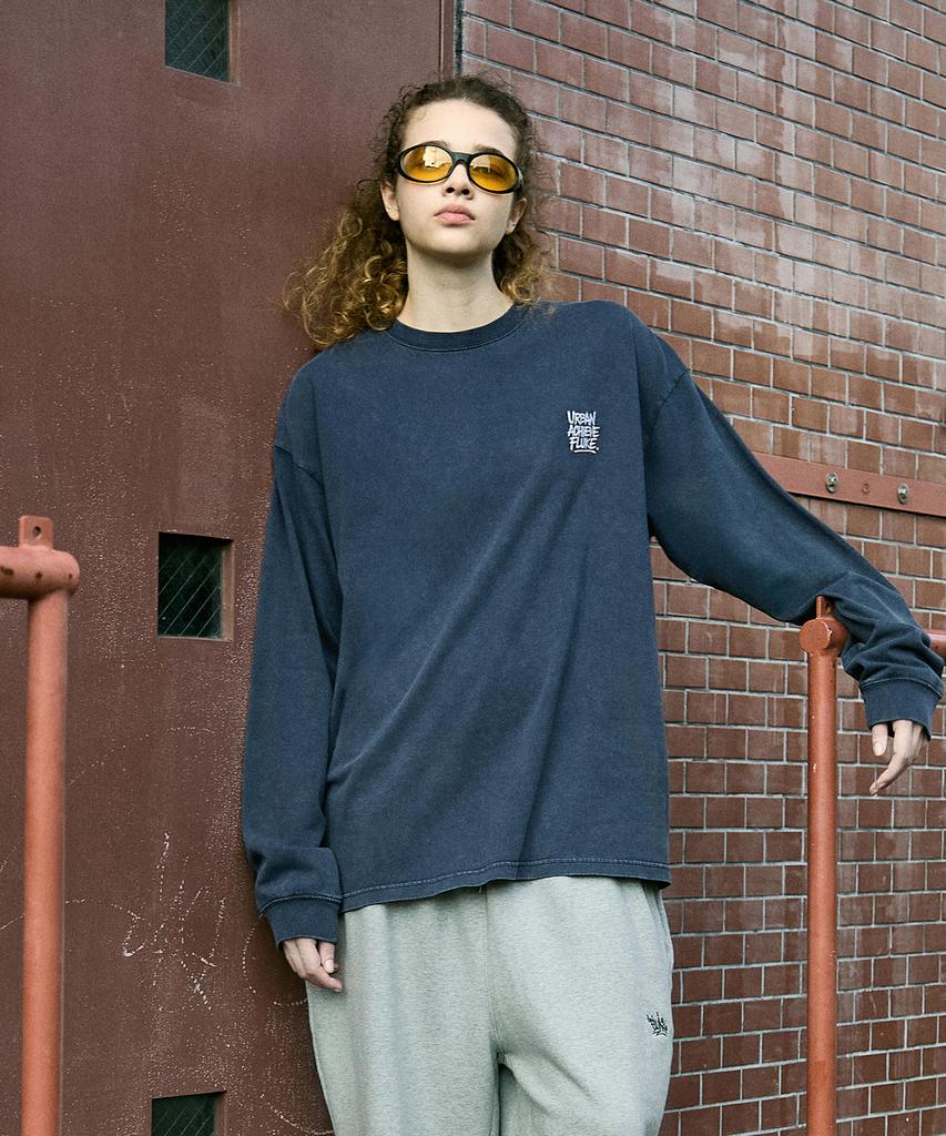 Peullukeu Urban Archive Embroidered Long Sleeve T-Shirt Navy Flt717