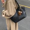 Tote bag women's autumn and winter retro shoulder bag commuter women's bag fashion shoulder bag