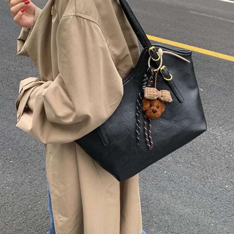 Tote bag women's autumn and winter retro shoulder bag commuter women's bag fashion shoulder bag