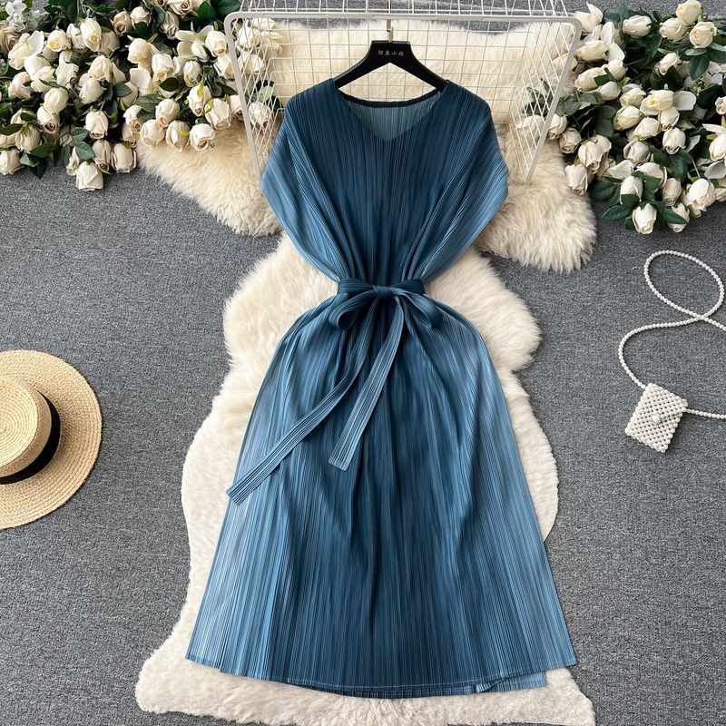 

Accessible Luxury Elegant Retro Gradient Color Dress Female Summer French Lace-up Waist-Controlled Slimming Ruffle A- line Skirt Green One size