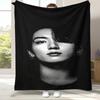 Jeon Jung Kook Kpop B-BTS Flanelldecke, Ultraweiche Warme Plüschdecke für Zuhause Schlafzimmer Bett Sofa Abdeckung Büro Camping Geschenk