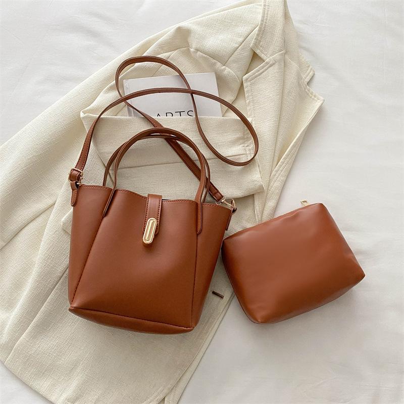 

Портативная сумка-корзина для овощей женская 2025 новая модная корейская нишевая ретро сумка-ведро большой вместимости с ощущением сумки-мессенджера коричневый