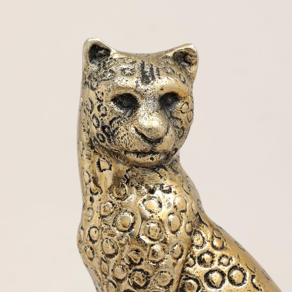 Luxury Regal Cheetah Home Décor Figurine