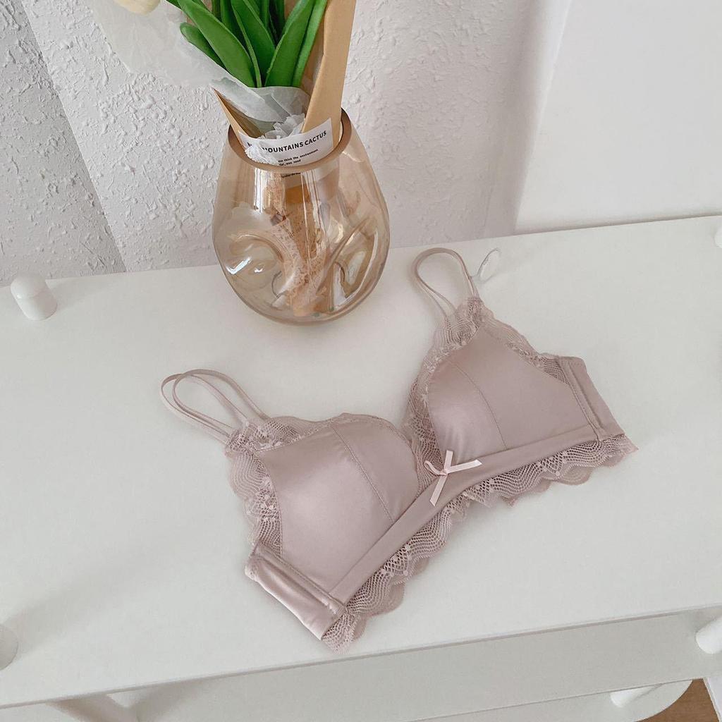 Elegant Red Bridal Seamless Lingerie Set for Women