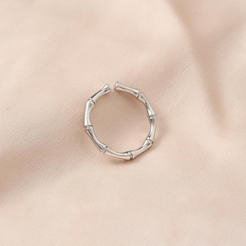 Elegant Bamboo Couple Rings: Women's Trendy, Stylish, and High-End Fashion for Index or Pinky Finger.