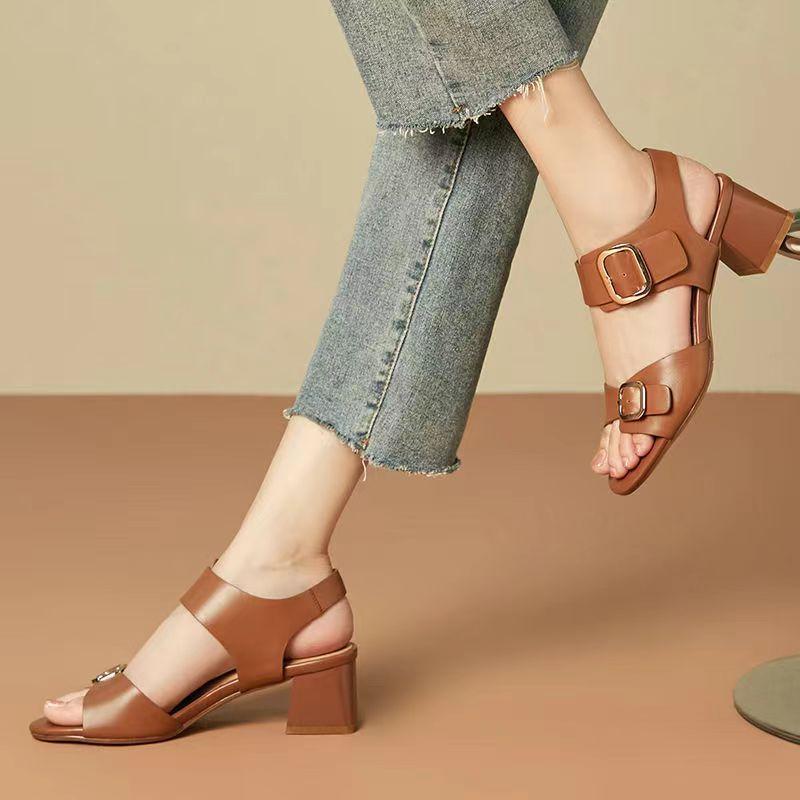 

Женские туфли на высоком каблуке 2024 лето новые элегантные ретро квадратный носок слово с задней молнией открытый носок толстый каблук сандалии женские 42 темно-коричневого