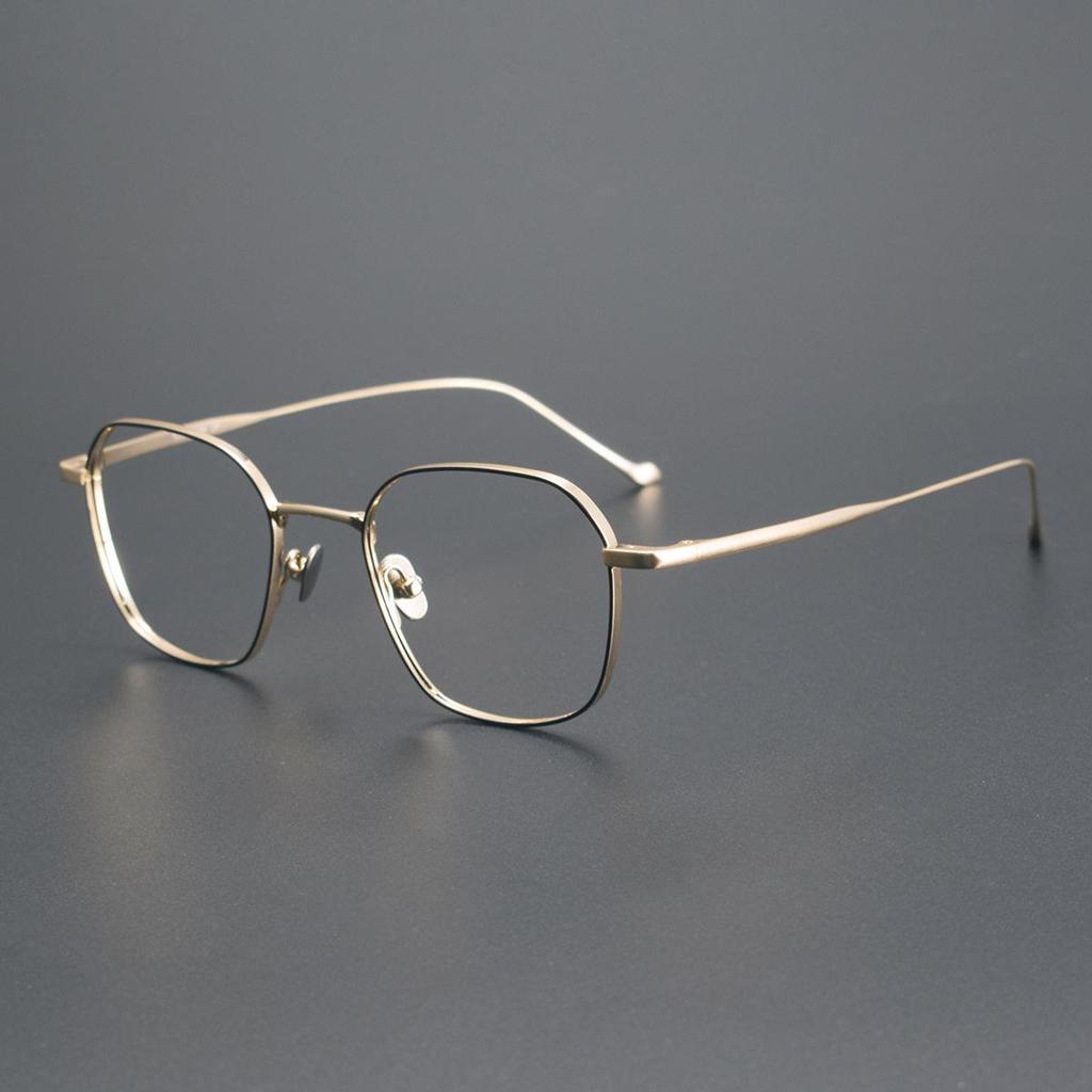 Rame de ochelari clasice retro poligonale din titan cu accente de sârmă aurie, potrivite pentru lentile de prescripție