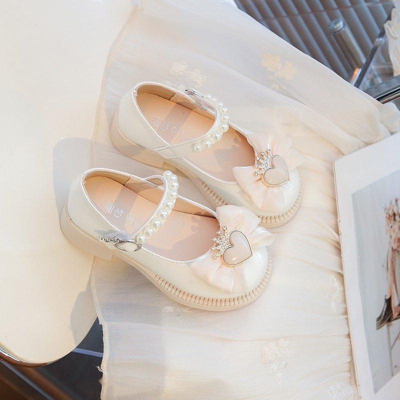 

Girls Leather Shoes Round Toes Non-slip Kids Princess Shoes Sweet Lace Bows 2025 New Children Flat Shoes Beading Cute Love Heart 26 бежевый