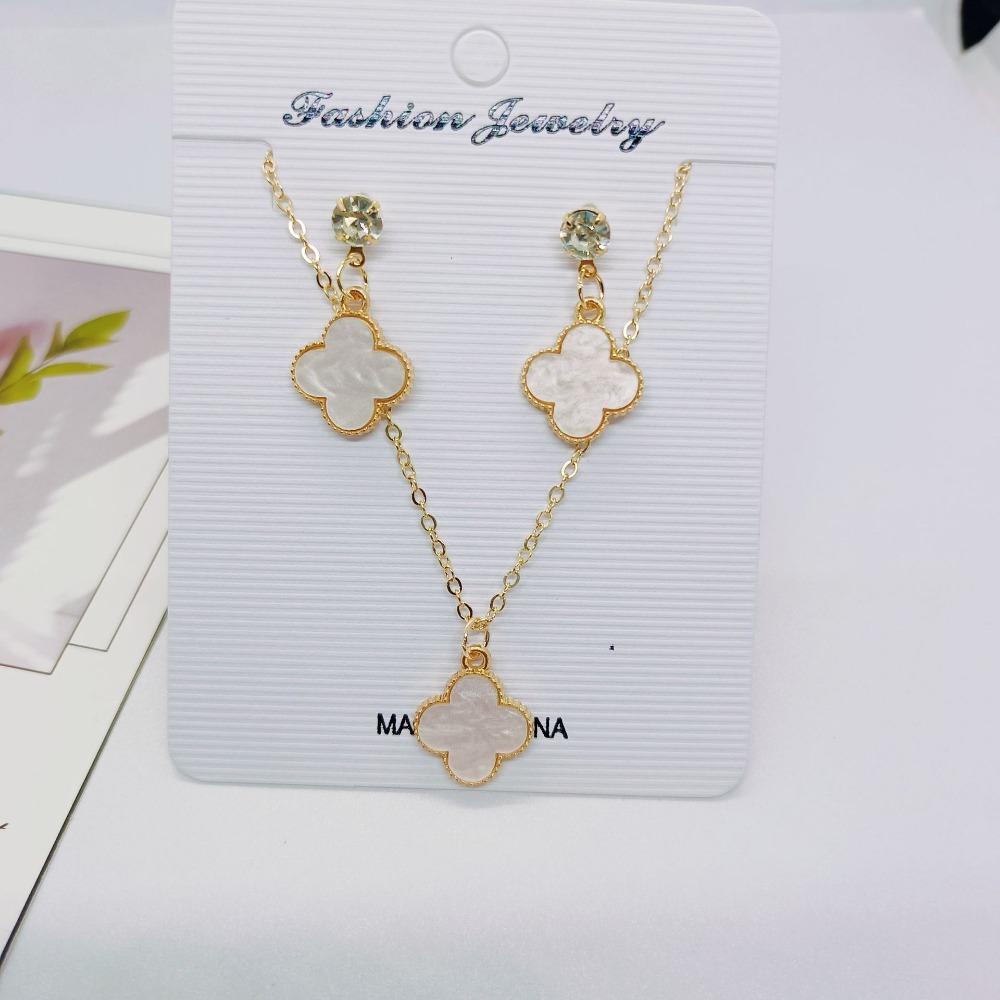 Four-leaf Clover Jewelry Set for Women Simple Lucky Flower Necklace and Earrings Set