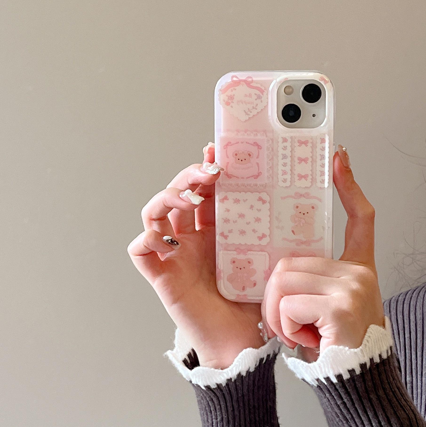 

Девичий розовый чехол с мишкой и бантом для iPhone 14/15 Pro Max с цепочкой 16 Pro (no packaging)