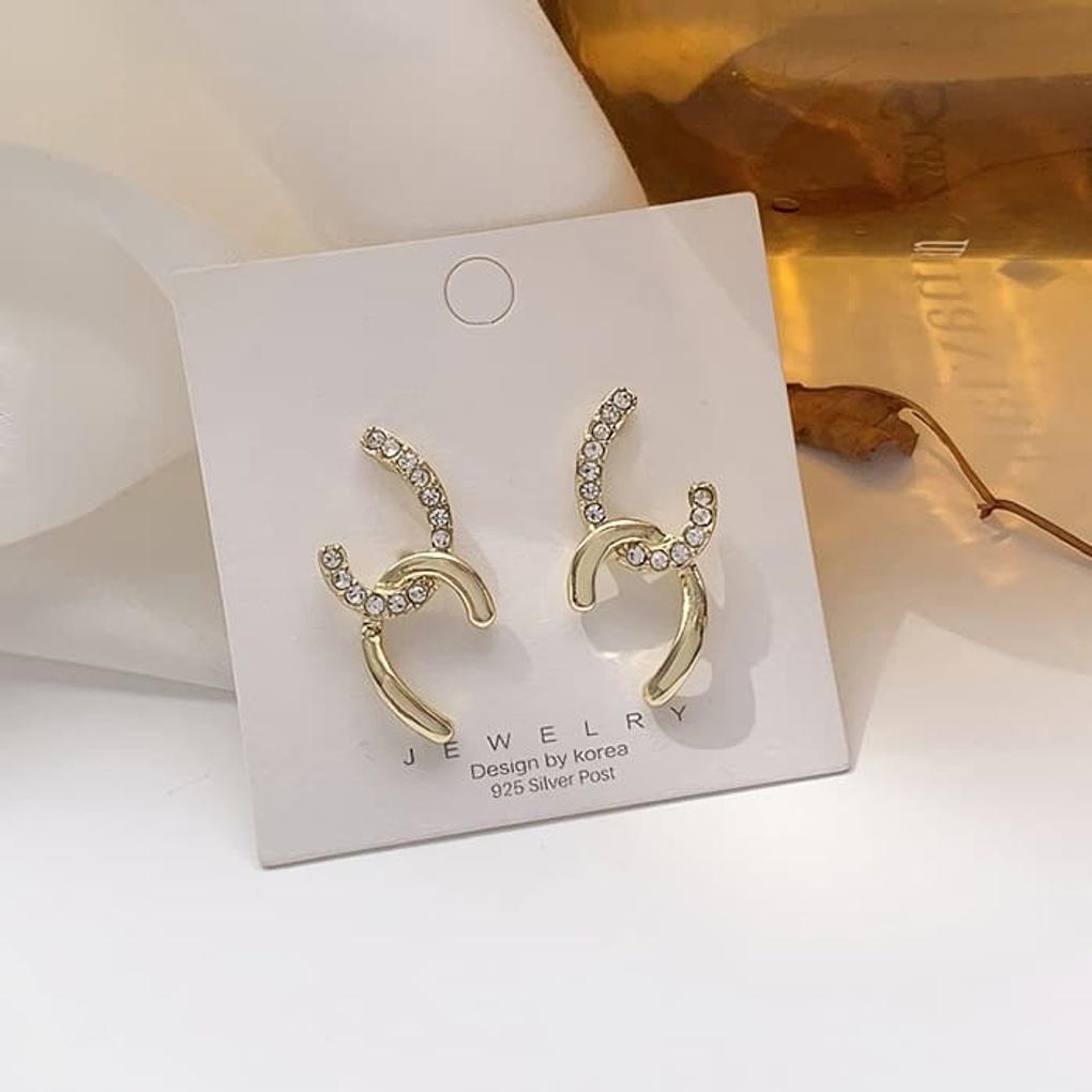 Silver Needle Earrings, Chain, Daily C-Line, Half Cubic