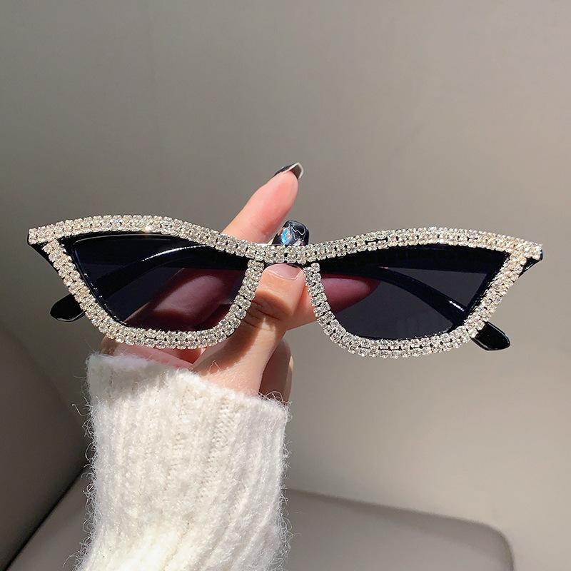 Fashion Cat Eye Rhinestone Bling Sunglasses Women Vintage Small Frame Ladies Gradient Sun Glasses UV400