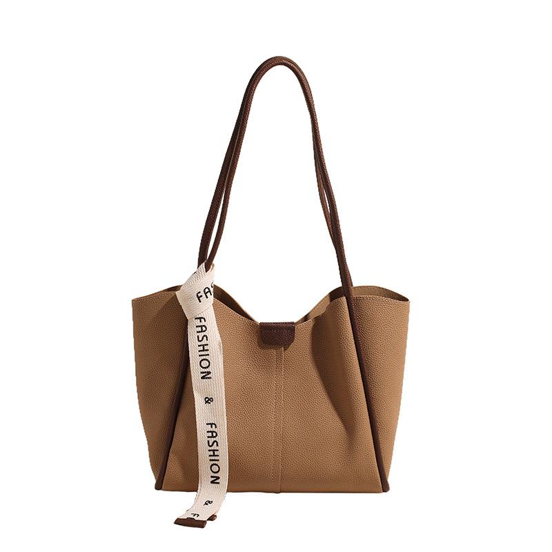 Large-capacity retro bag women's new autumn and winter versatile simple shoulder bag student class commuting tote bag