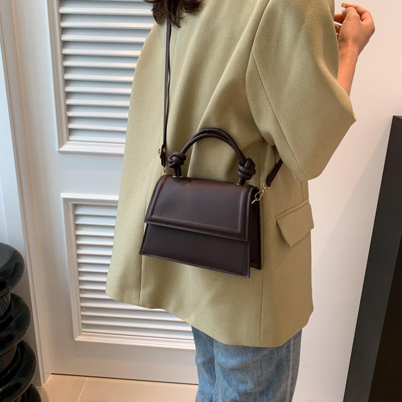Popular Messenger Bag Summer New Fashion Simple Messenger Bag Casual Niche Shoulder Bag Small Square Bag