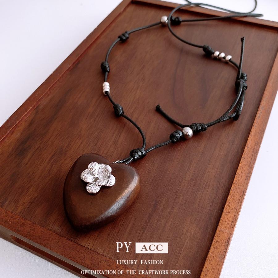 Leather Wood Beaded Love Knot Pendant Necklace Autumn and Winter Vintage Maillard Sweater Chain Personalized Niche Items