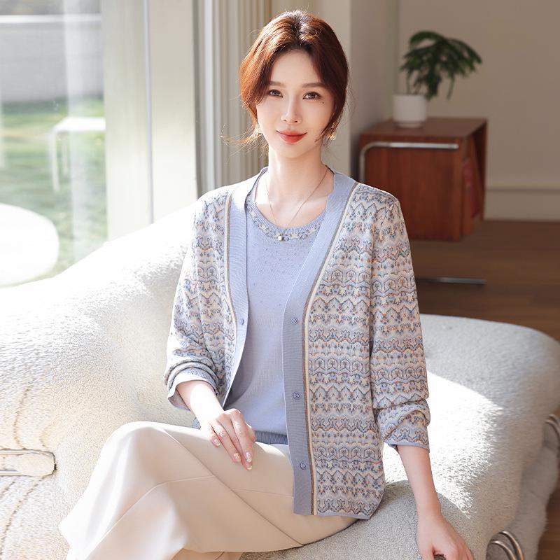 

2026 Trendy Spring Knit Cardigan Set for Stylish Middle-Aged and Elderly Women 3XL [Recommended 135-145 lbs] світло-синій колір