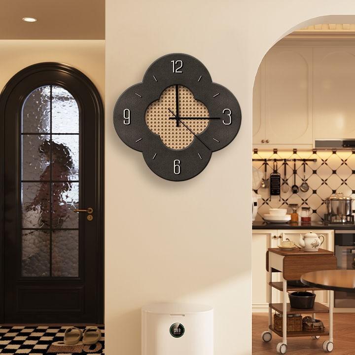 French Mid-century Style Wall Clock, Living Room Clock, High-end Retro Decorative Painting, New Silent Clock, Restaurant Painting