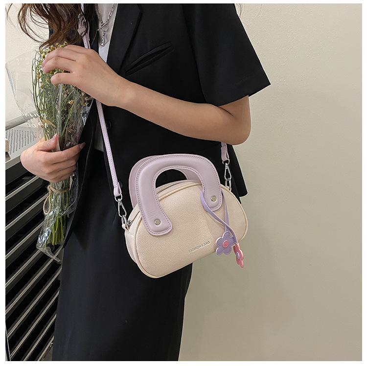 Today's popular niche design bags for women's new women's versatile messenger bags, portable shell bags