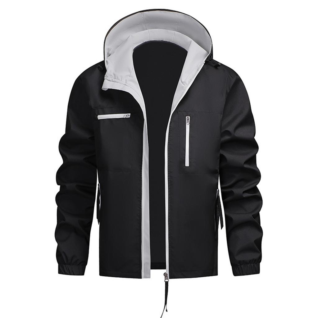 Modische Herrenjacke mit Kapuze und vielen Taschen, locker geschnitten