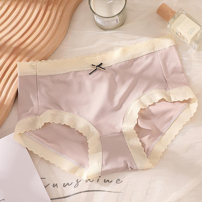 Seamless Mid-Waist Ice Silk Women's Underwear, Breathable and Cute Japanese Style Briefs