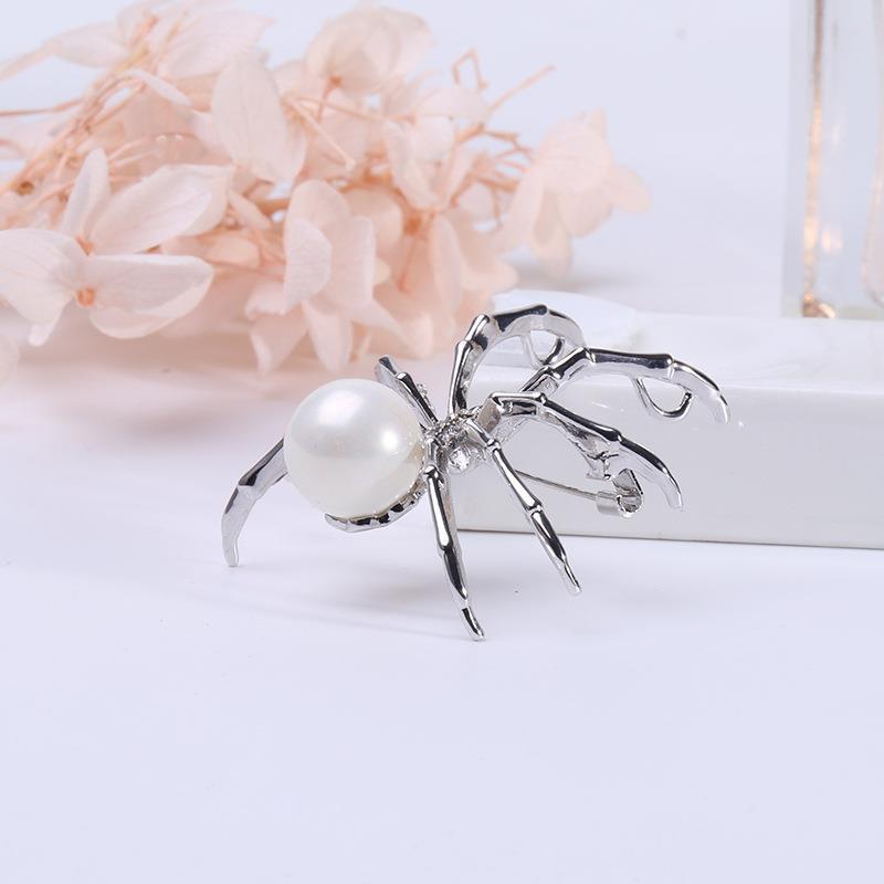 Fashion Personality Black Spider Pearl Brooch Women'S Vintage Brooch Gift Men'S And Women'S Accessories