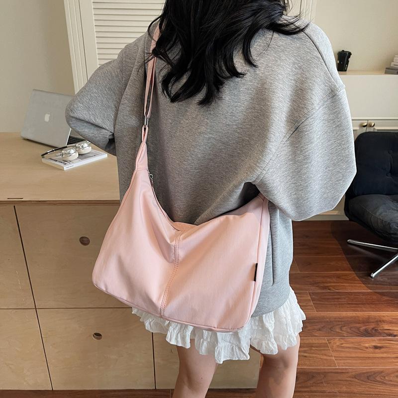 

Large capacity bag women new high-end niche spring and summer versatile shoulder messenger bag canvas dumpling bag чёрный
