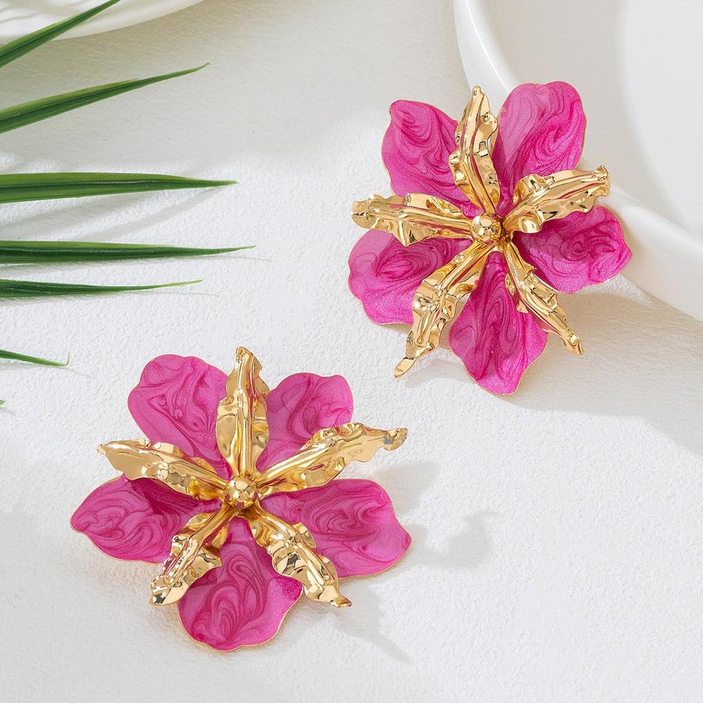 High-End European & American Petal Earrings: Exaggerated Floral Studs for Women