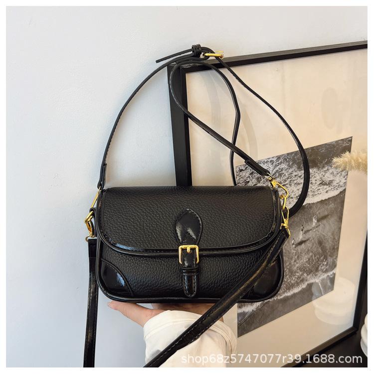 

Super fire small bag women s spring and summer 2025 new fashion messenger bag casual women s Korean version single shoulder underarm small square bag чёрный