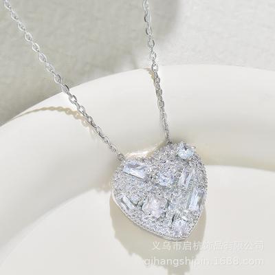 Love Necklace Women'S High Sense Of Simplicity Ol Temperament Heart-Shaped Diamond Pendant Clavicle Chain
