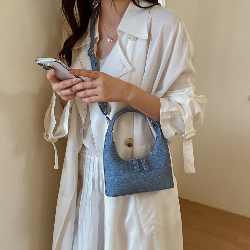 2026 New Texture Underarm Bag for Women in Autumn, High Beauty, niche Handheld Bag, Handheld Dumpling Bag