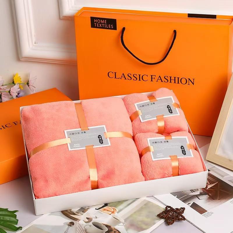 High-Density Coral Fleece Bath Towel Set: Three-Piece Wedding Souvenir Gift Box
