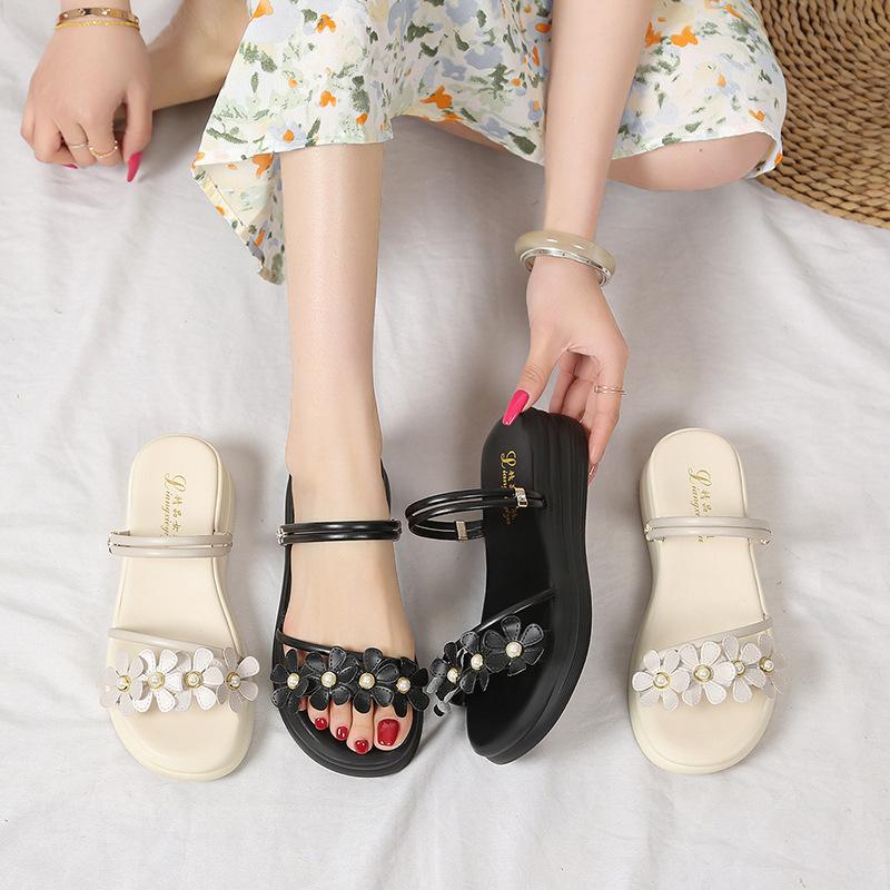 One shoe Internet celebrity two wear 2025 summer fashion two wear new flower women sandals cool slippers flat Korean version