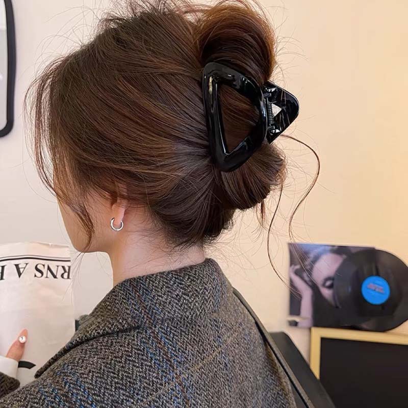 Vintage Acetate Triangle Hair Claw Clip For Women Elegant Sweet Hollow Geometric Shark Clips Half Hair Tie Clip Hair Accessories