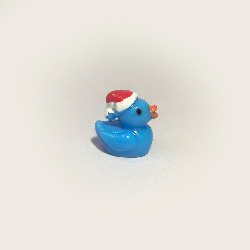 Vivid Luminous Duckling Pendant: Creative Micro-Landscape Ornament in Resin