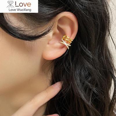 Una niña 'Bebé 1 pieza multicapa línea cruz circonita clip en pendientes para mujeres geométricos puño de oreja sin perforación joyería