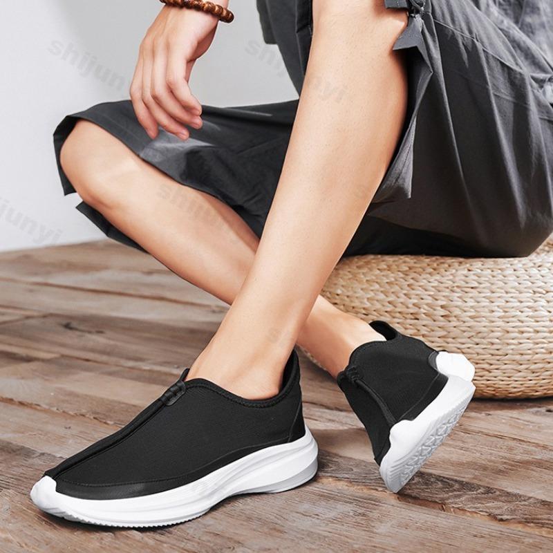 Fashion Men's Casual Shoes 2025 Summer New Style Fashion Trend Cloth Sport Leisure Slip On Canvas Shoes Comfortable Lightweight Sneakers