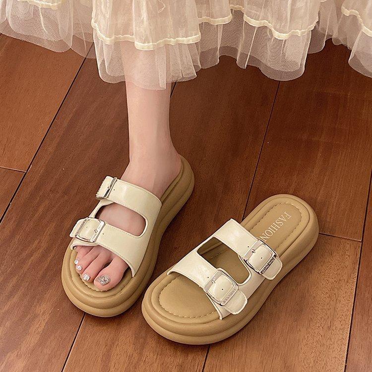 Thick-bottomed one-word slippers for women's summer wear 2025 new models with skirts French casual shit-stepping seaside beach sandals