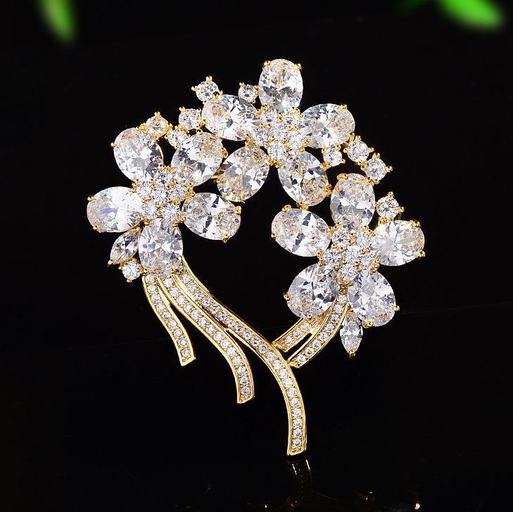 Fashionable and Luxurious Vine Flower Brooch, Elegant and Grand Crystal Brooch, Light and Luxurious Design Brooch золотой