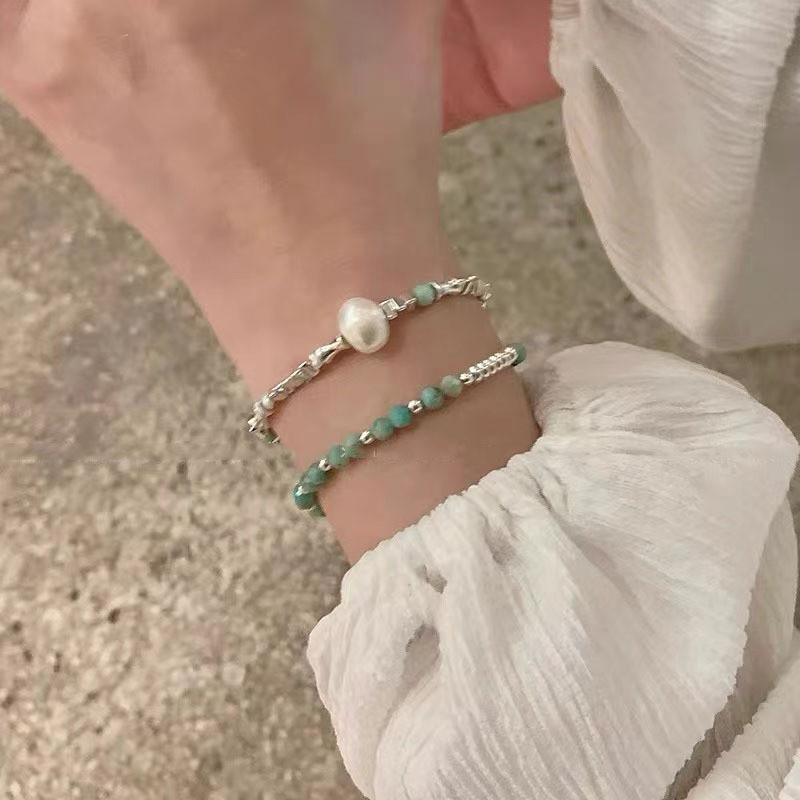 Womens Highend Fashionable Bracelet With Unique Pearls Geometric