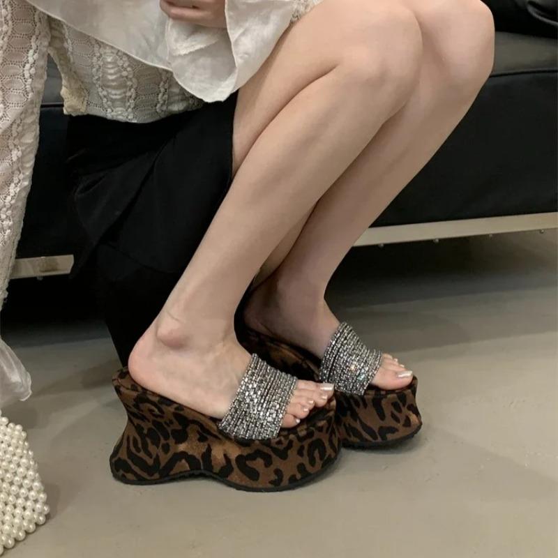 Fashion Summer Women Slippers New Fashion Diamond Leopard Print Wedges Heels Women's Sandals Open Toe Party Slide Shoes Zapatos De Mujer