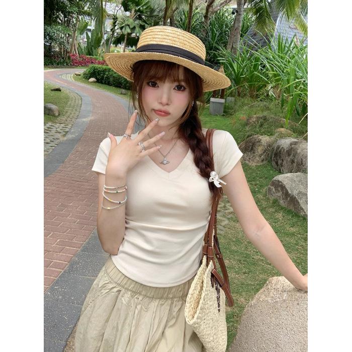 Chic V-neck Pleated Slim-fit Short-sleeve Cropped T-shirt for Women S белый
