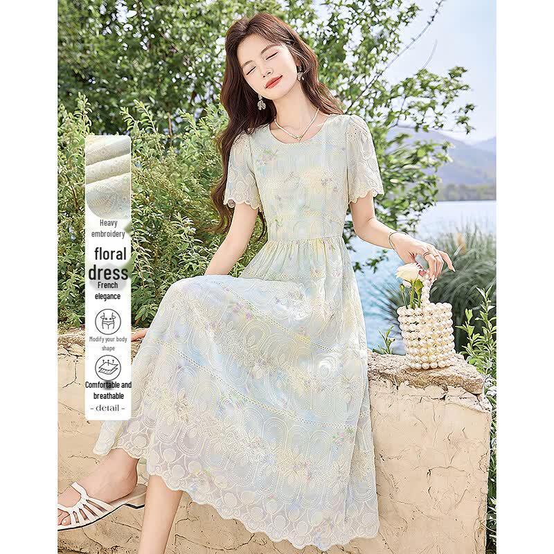 Elegant Floral Embroidered Midi Dress M